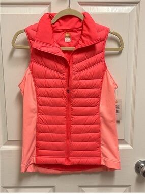 NWT - Lucy “Winter Warrior” Zip Up Vest. 
Sz Small